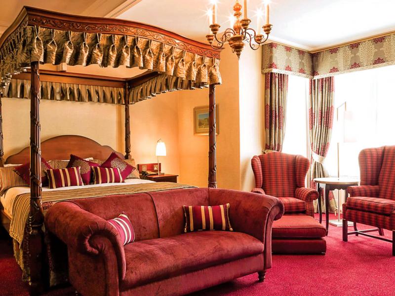 Four Poster Feature Bedroom